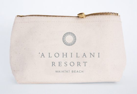 'Alohilani Resort Cosmetic Bag
